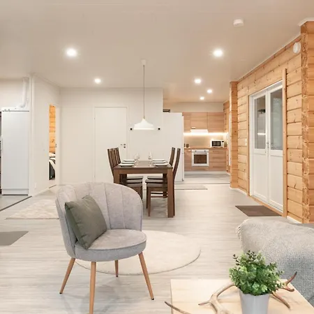 Private 2br In With Sauna & Free Parking Vila